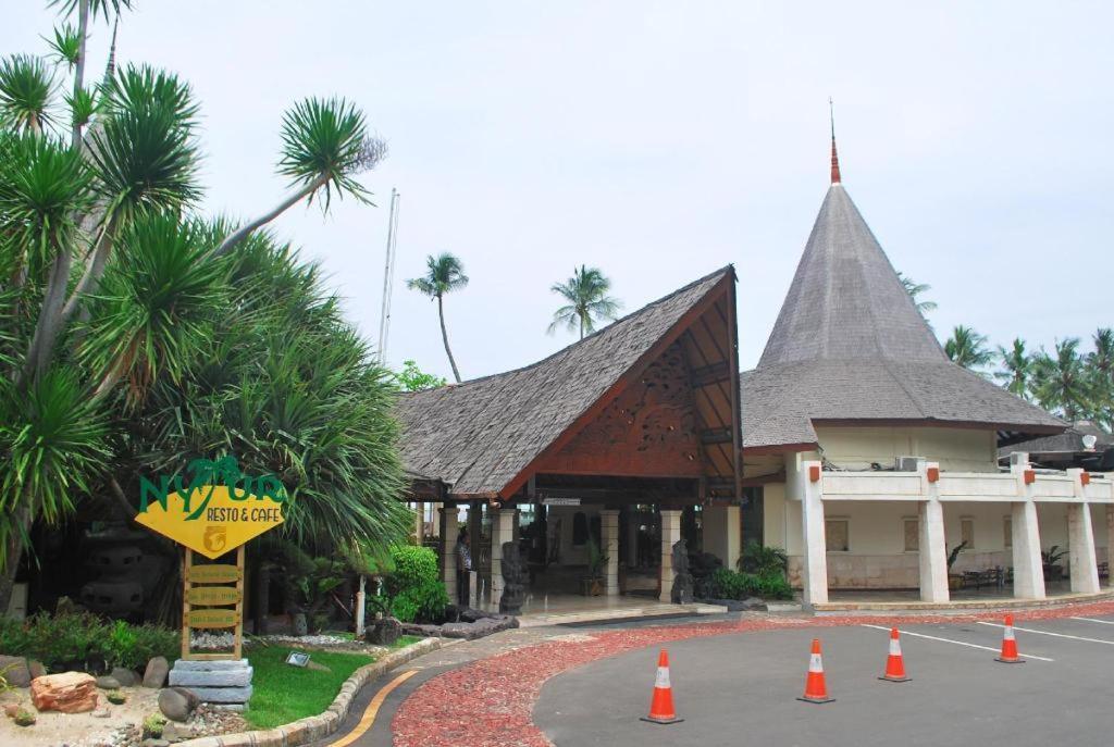 Putri Duyung Ancol Hotel Jakarta Exterior photo