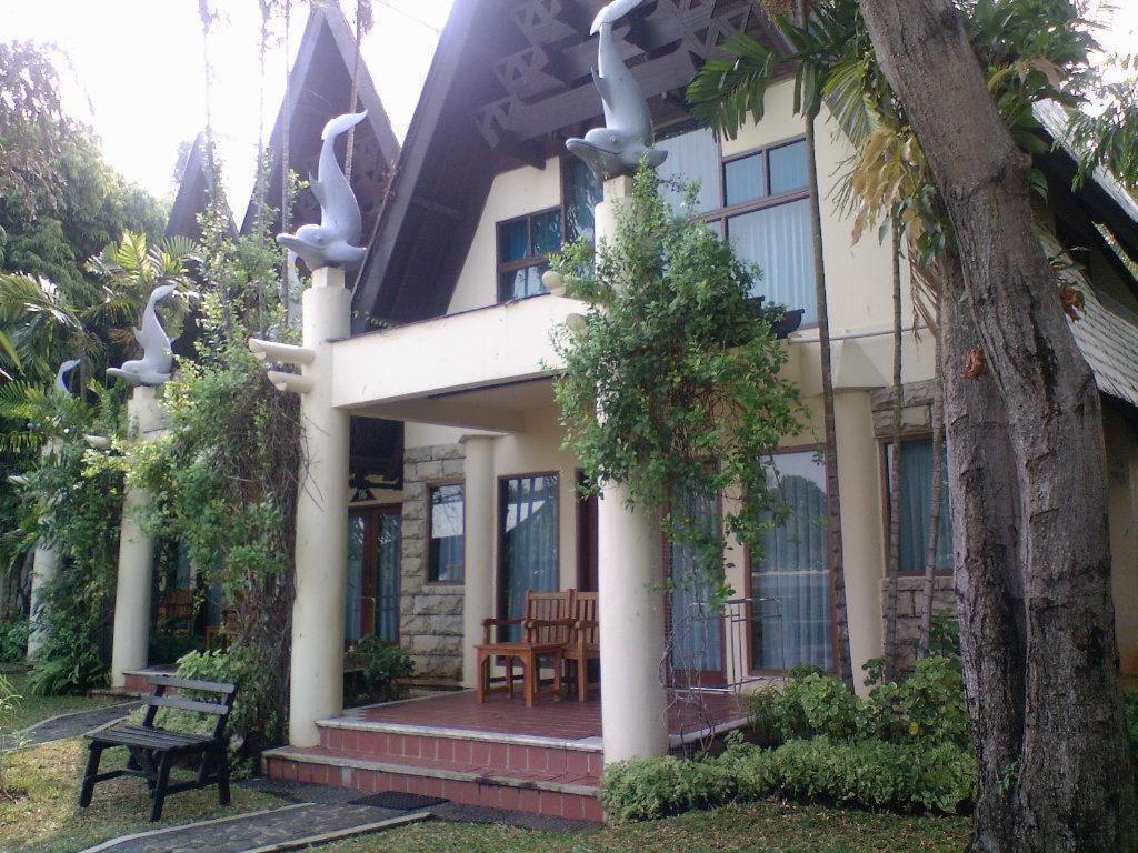 Putri Duyung Ancol Hotel Jakarta Exterior photo