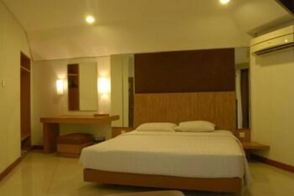 Putri Duyung Ancol Hotel Jakarta Exterior photo